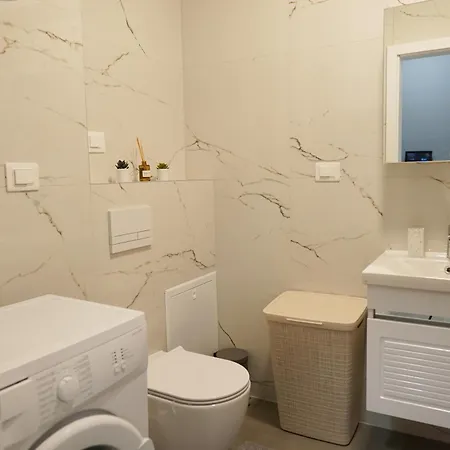 Aurora Apartment *